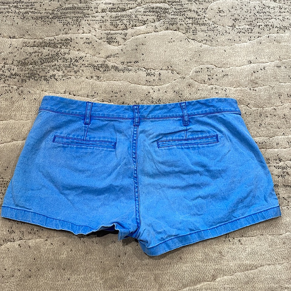 Express low rise blue shorts size 8 - Picture 2 of 3